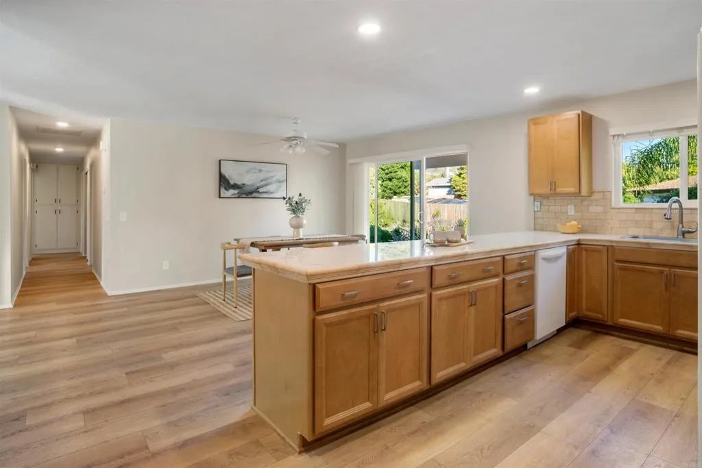 Additional image 13 of 1227 Dolphin Circle, Vista, CA 92084