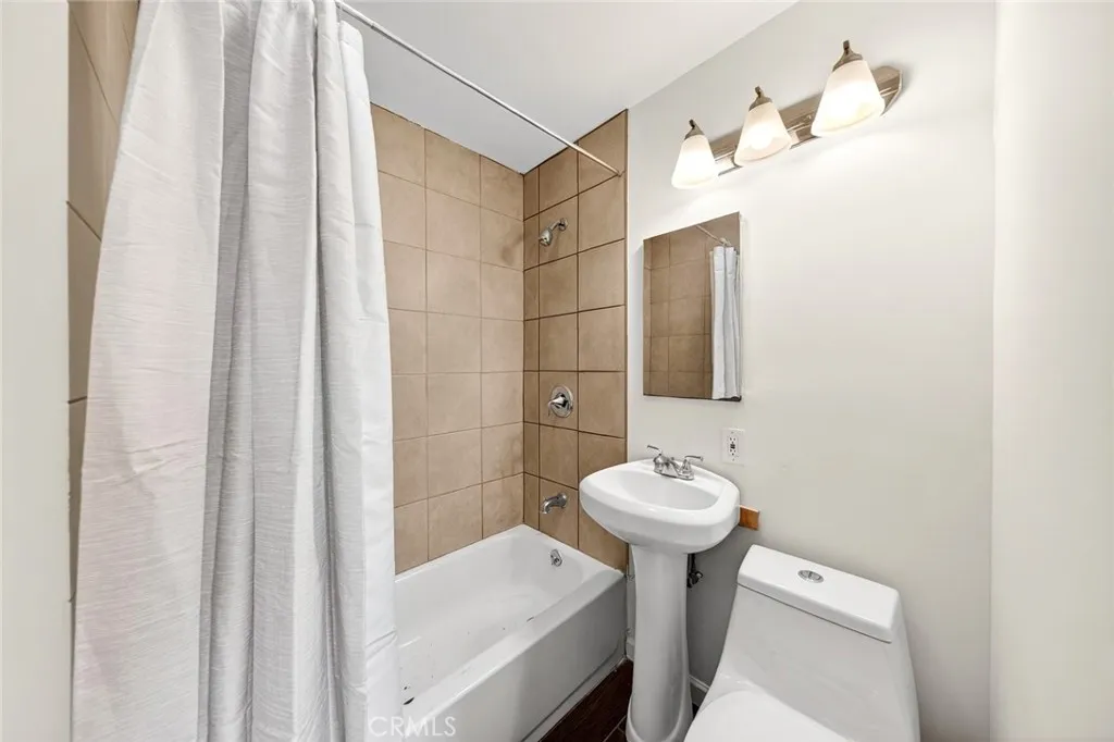 Additional image 90 of 952 S Jenifer Ave, Glendora, CA 91740