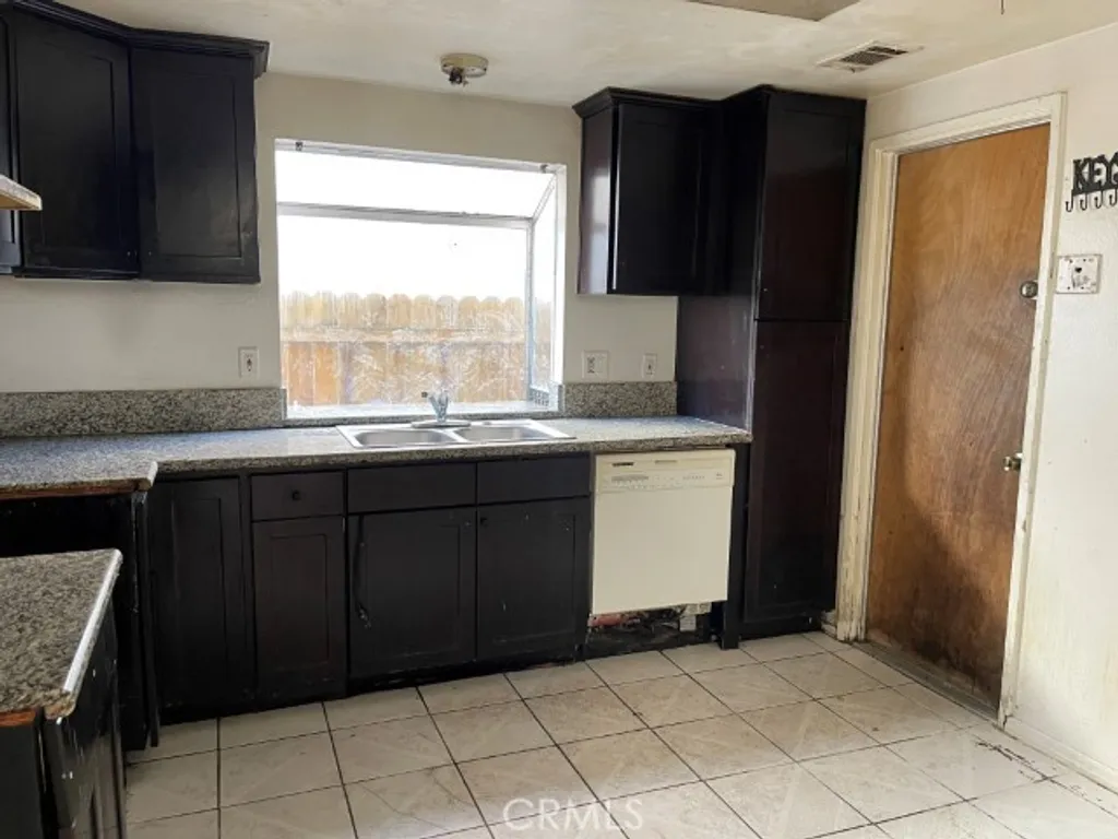 Additional image 9 of 7574 Bell Court, Highland, CA 92346