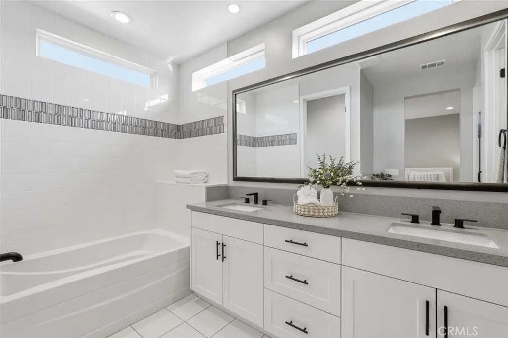 Additional image 87 of 2144 Swallowtail Walk, Gardena, CA 90249