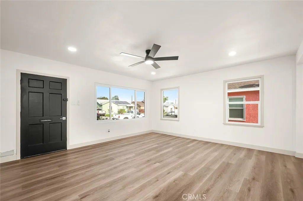 Additional image 5 of 924 W Almond Street, Compton, CA 90220