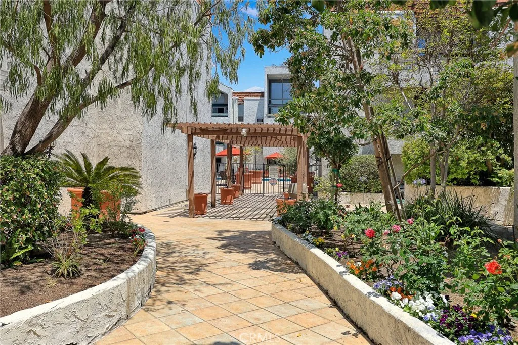 Additional image 73 of 360 S Euclid Avenue S Unit 219, Pasadena, CA 91101