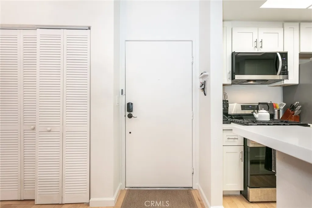 Additional image 10 of 19350 Sherman Way Unit 124, Reseda, CA 91335