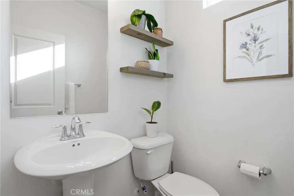 Additional image 19 of 677 S District Way, Anaheim, CA 92805