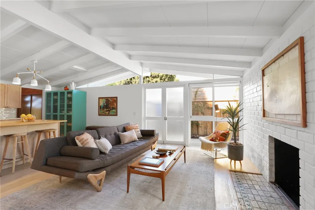 Additional image 2 of 3012 Roxanne Avenue, Long Beach, CA 90808