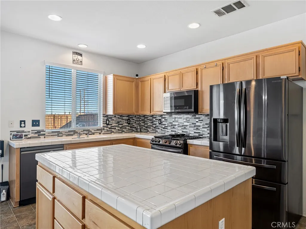 Additional image 16 of 12685 Biscayne Ave, Victorville, CA 92392