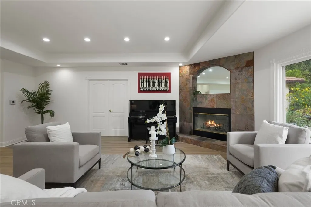 Additional image 16 of 18760 Wells, Tarzana, CA 91356