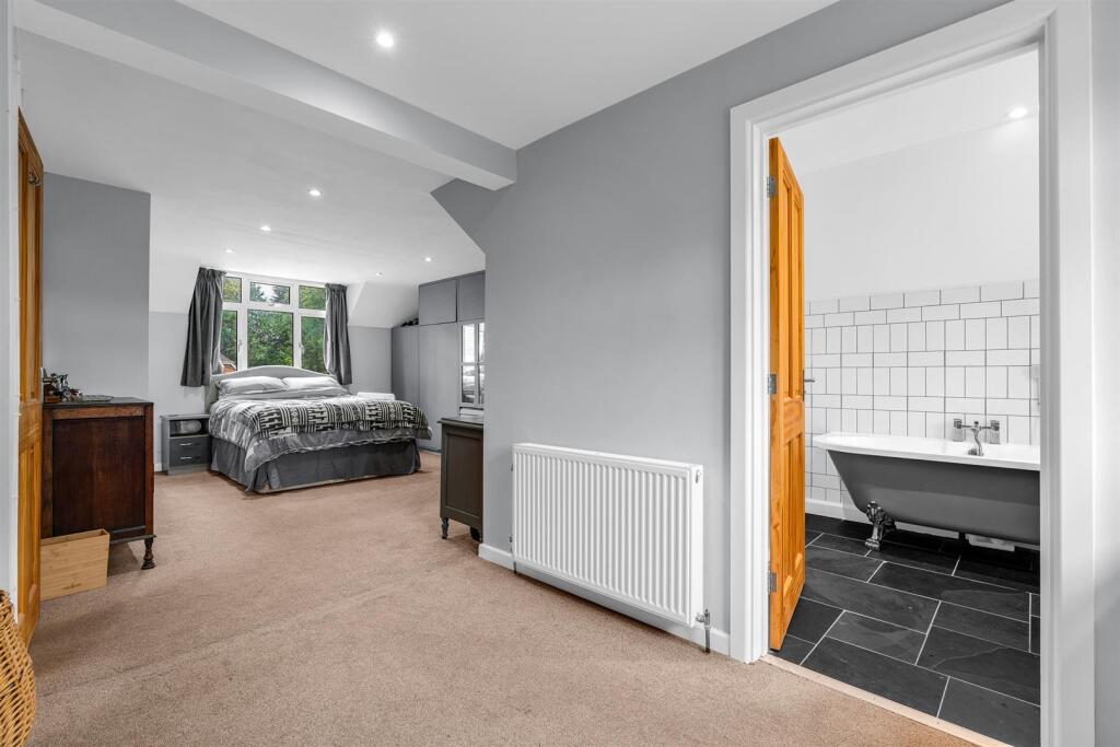 Additional image 12 of Digswell Lane, Welwyn