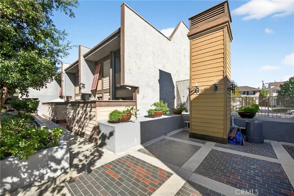 Additional image 4 of 421 S Van Ness Ave Unit 6, Los Angeles, CA 90020