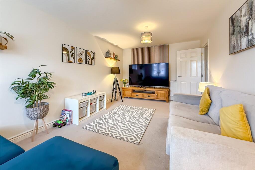 Additional image 24 of Neville Close, St. Albans, Hertfordshire, AL3