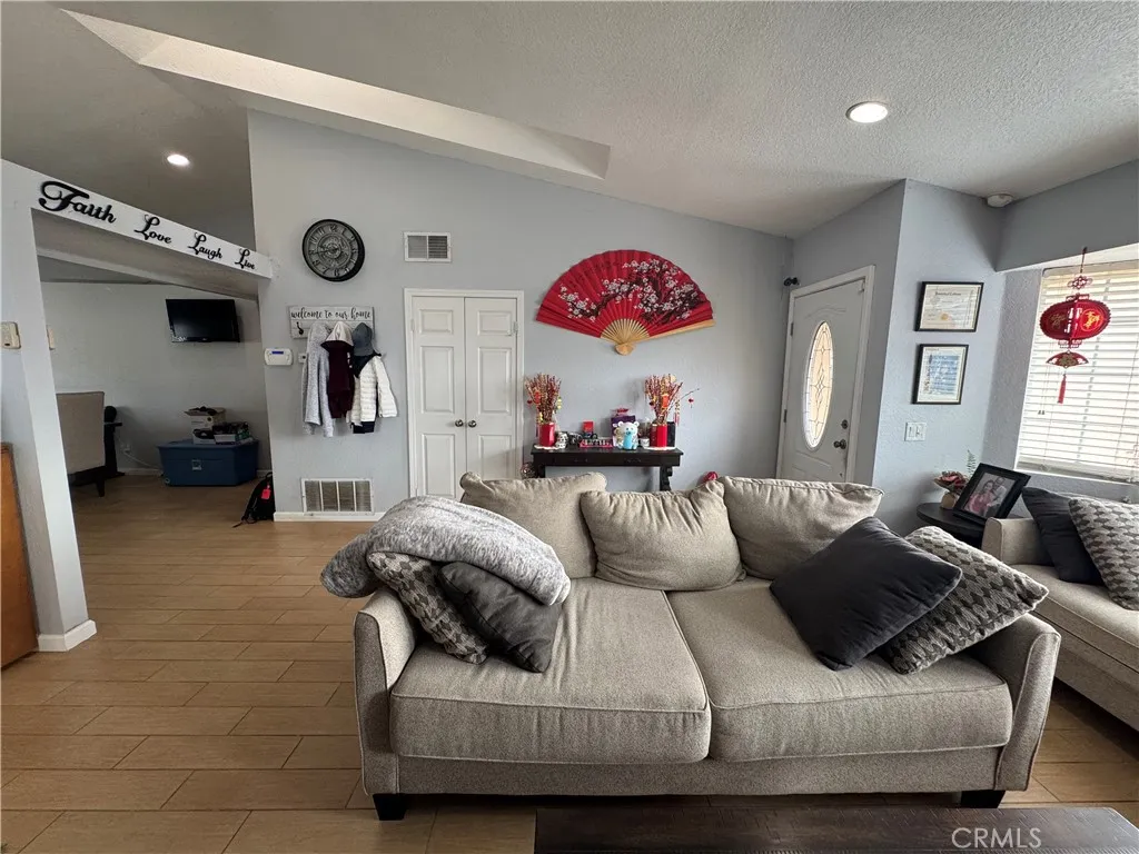 Additional image 9 of 3072 Lynwood Dr, Highland, CA 92346