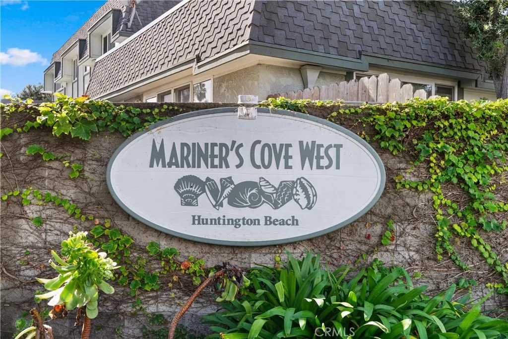 Additional image 3 of 8318 Artista Dr, Huntington Beach, CA 92646