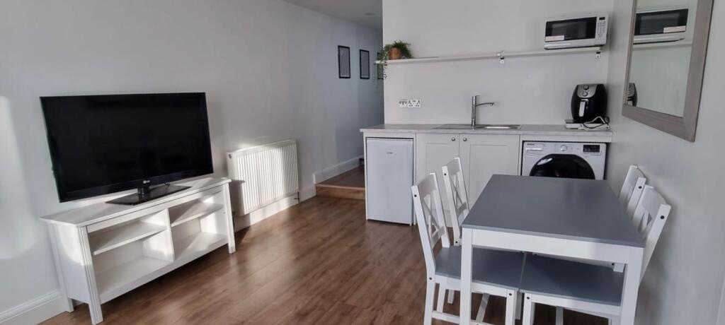 Additional image 5 of St Annes Road, London Colney, AL2