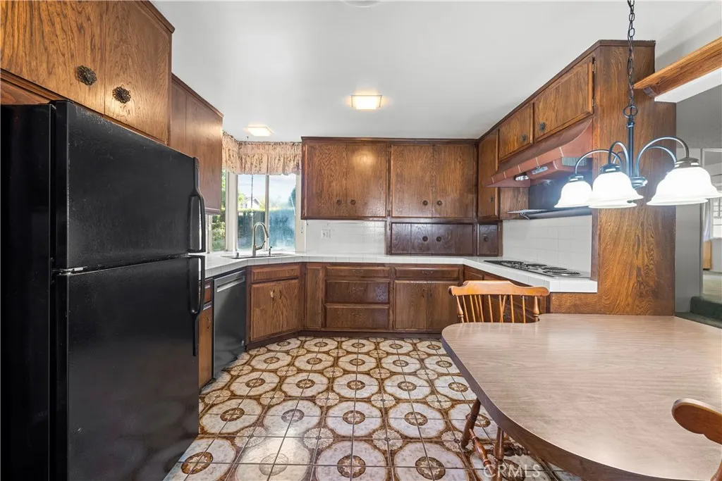 Additional image 23 of 24422 Valley St, Newhall, CA 91321