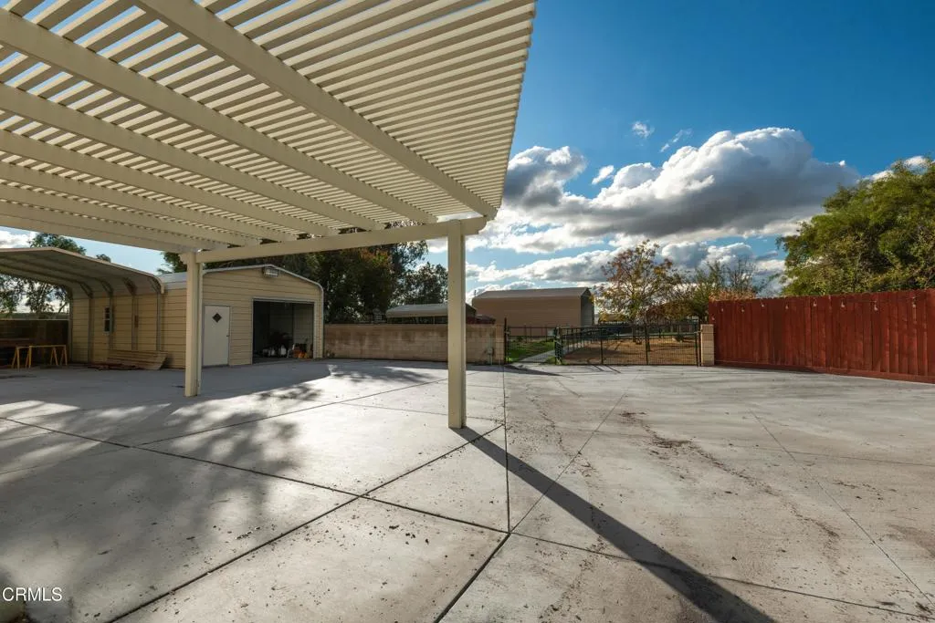 Additional image 8 of 102 Anna Lane, Bakersfield, CA 93308