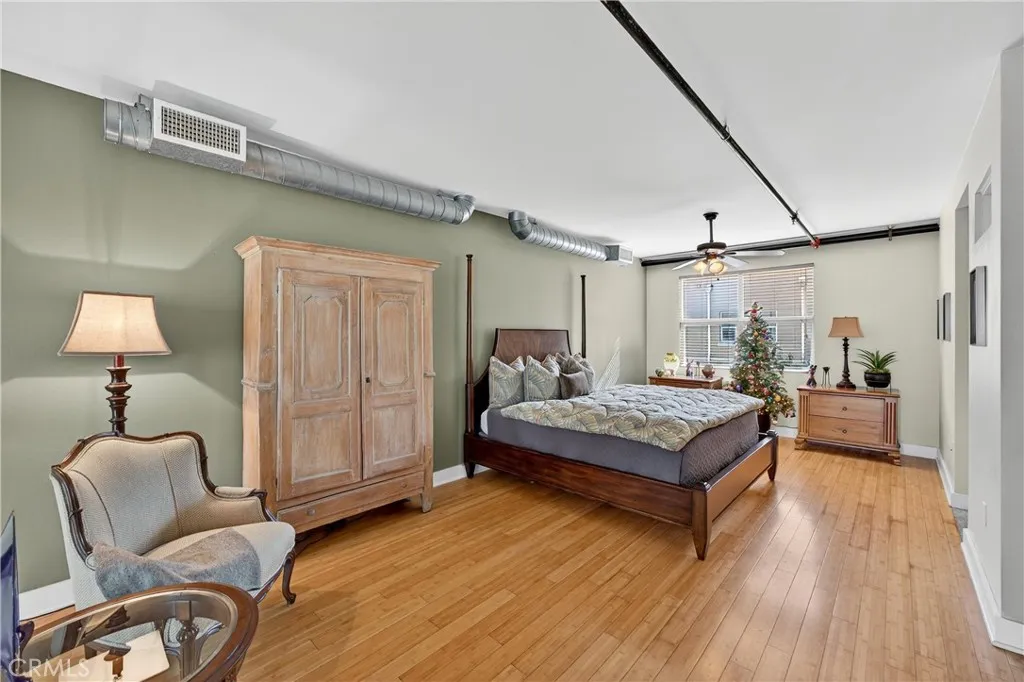 Additional image 62 of 906 E Civic Center Dr, Santa Ana, CA 92701