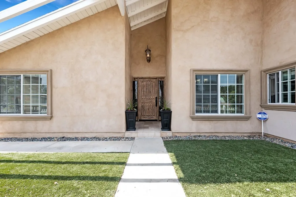 Additional image 32 of 10061 Cozycroft Ave, Chatsworth, CA 91311