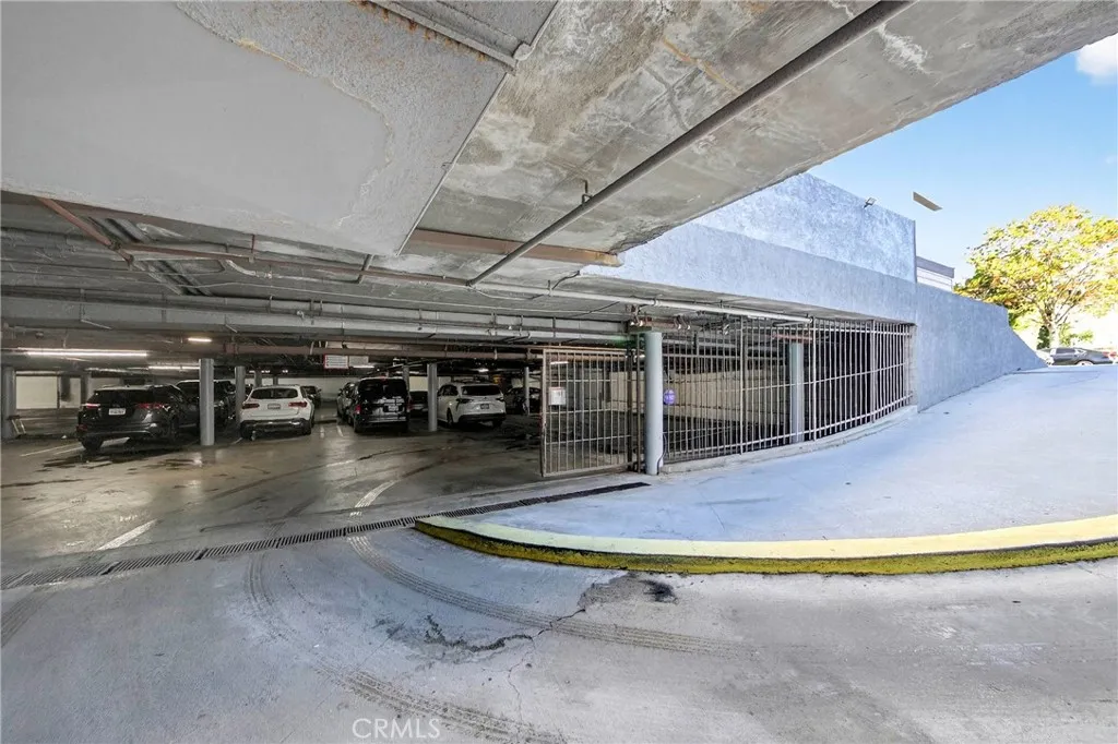 Additional image 60 of 421 S Van Ness Ave Unit 6, Los Angeles, CA 90020