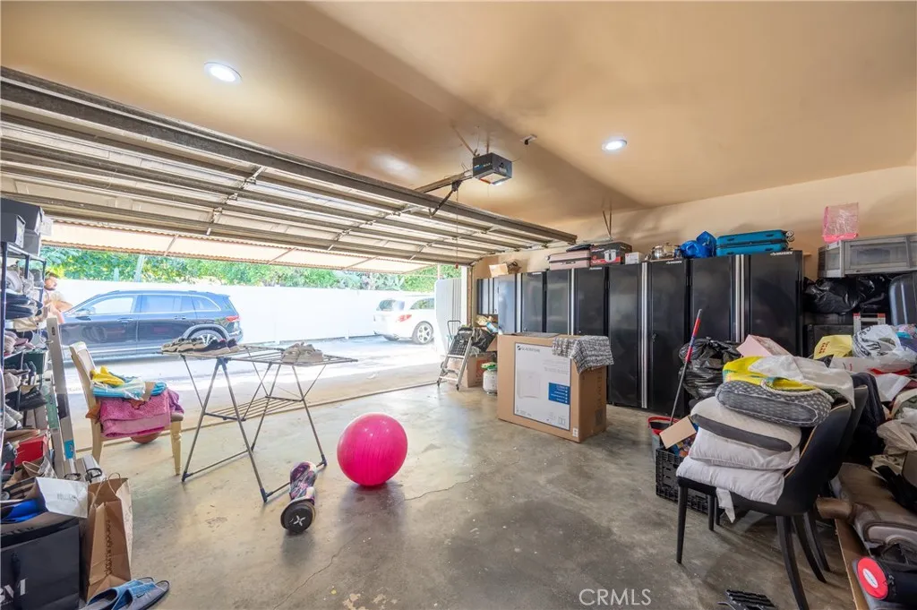 Additional image 72 of 16038 Hartland Street, Van Nuys, CA 91406