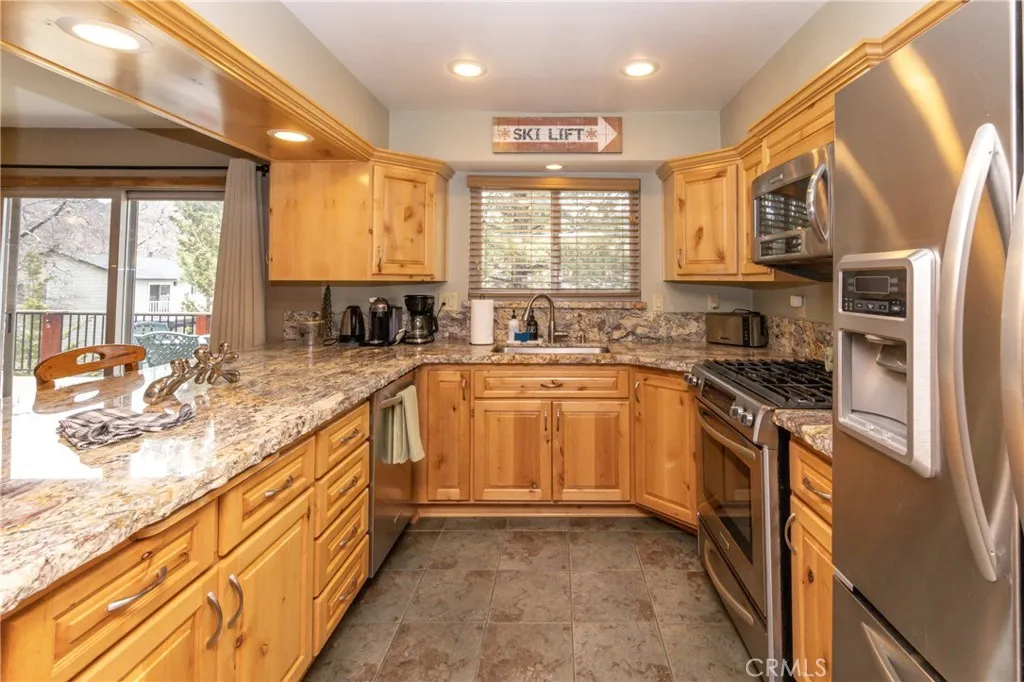 Additional image 13 of 620 Villa Grove, Big Bear City, CA 92315