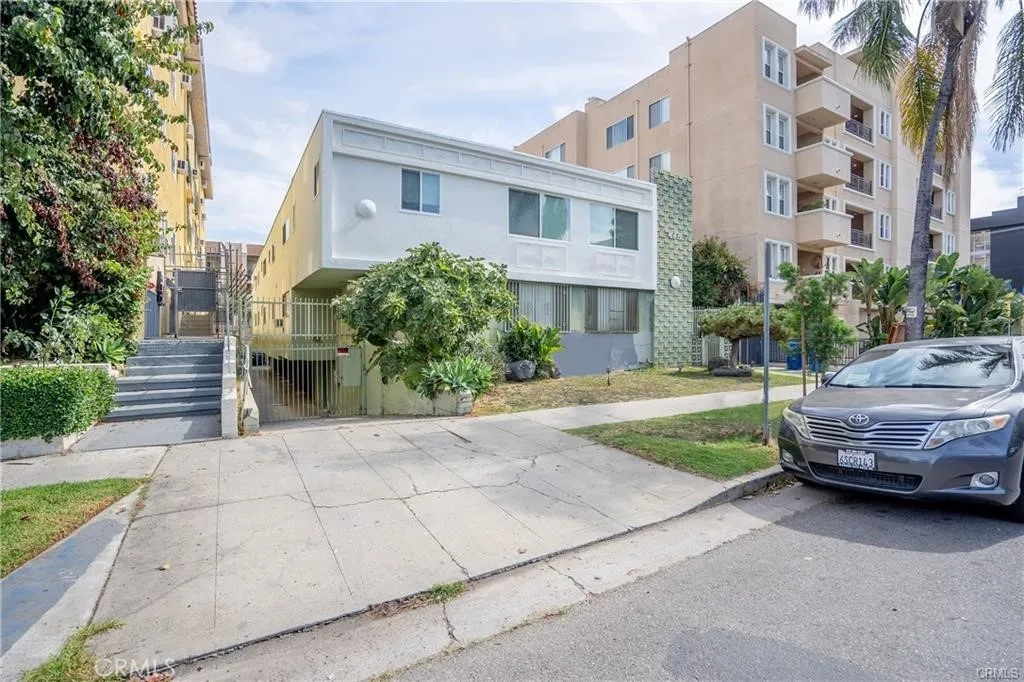 Additional image 63 of 446 S St Andrews Pl, Los Angeles, CA 90020