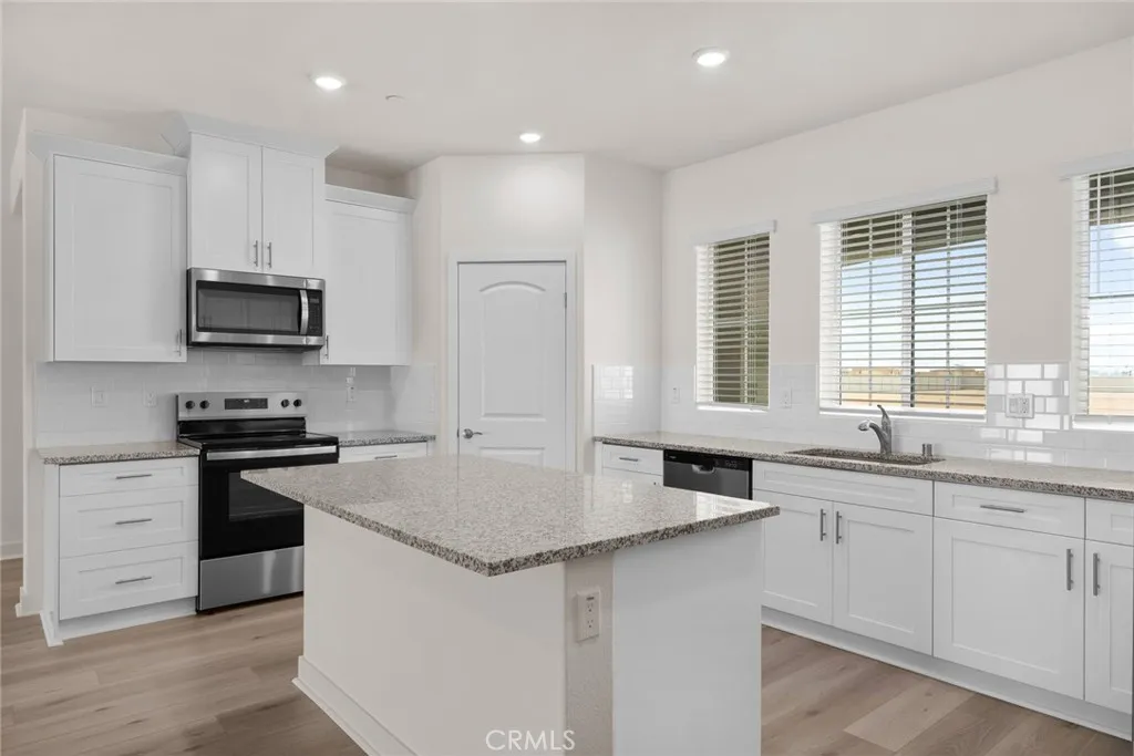 Additional image 3 of 14892 White Sage, Apple Valley, CA 92307