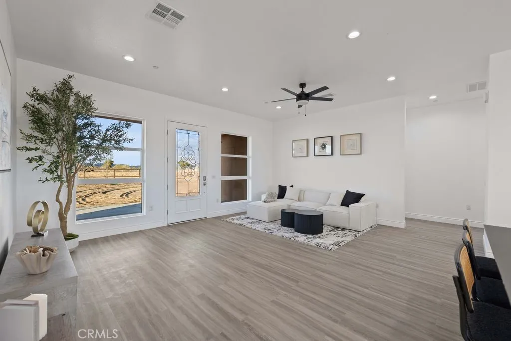 Additional image 43 of 7214 W Avenue A-6, Lancaster, CA 93536