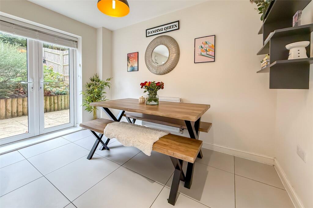 Additional image 30 of Neville Close, St. Albans, Hertfordshire, AL3