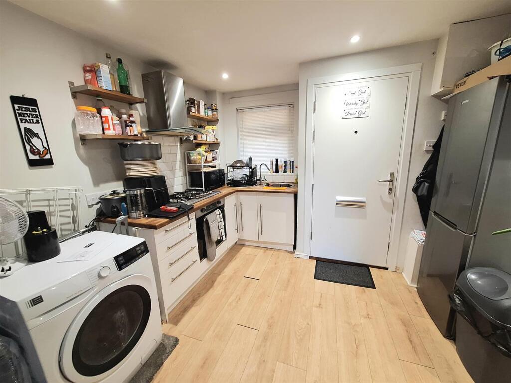 Additional image 4 of Haltside, Hatfield