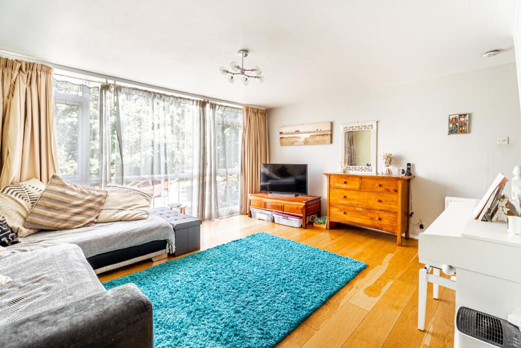 Additional image 4 of St. Johns Court, Beaumont Avenue, St. Albans, Hertfordshire, AL1