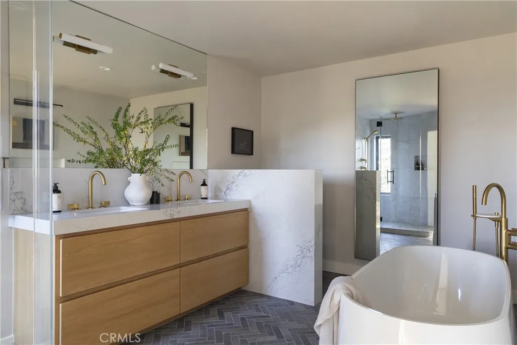 Additional image 18 of 654 S Cumberland Dr, Lake Arrowhead, CA 92352