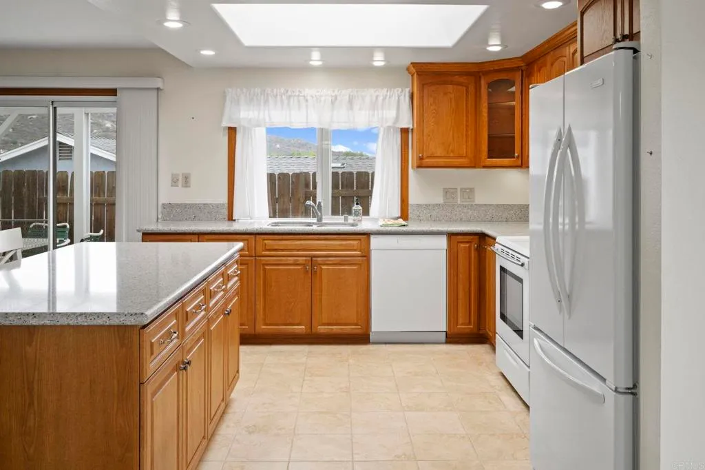 Additional image 8 of 13560 Avenida Del Charro, El Cajon, CA 92021