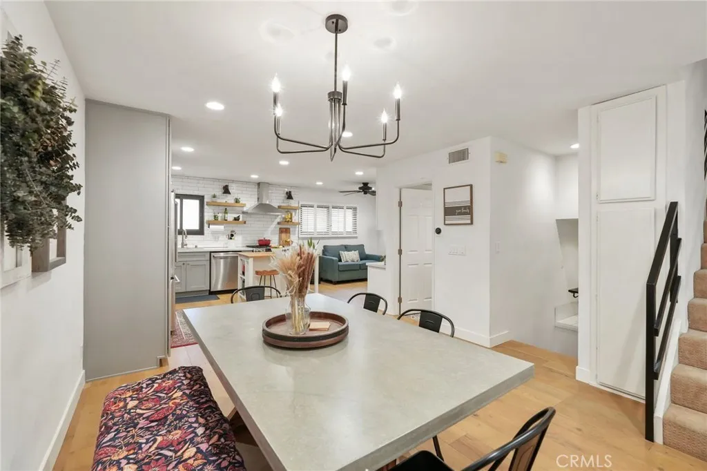 Additional image 40 of 6930 De Celis Unit 16, Lake Balboa, CA 91406