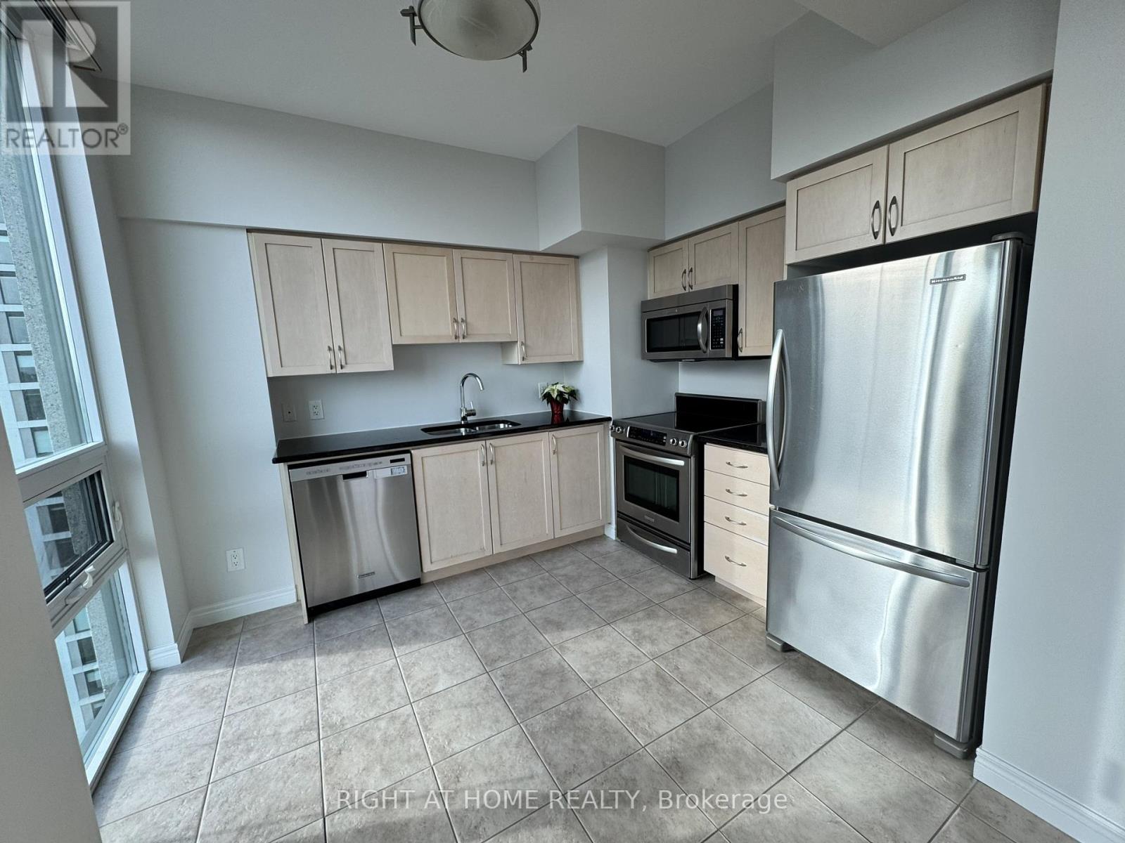 2603 - 208 ENFIELD PLACE|Mississauga (City Centre), Ontario L5B0G8