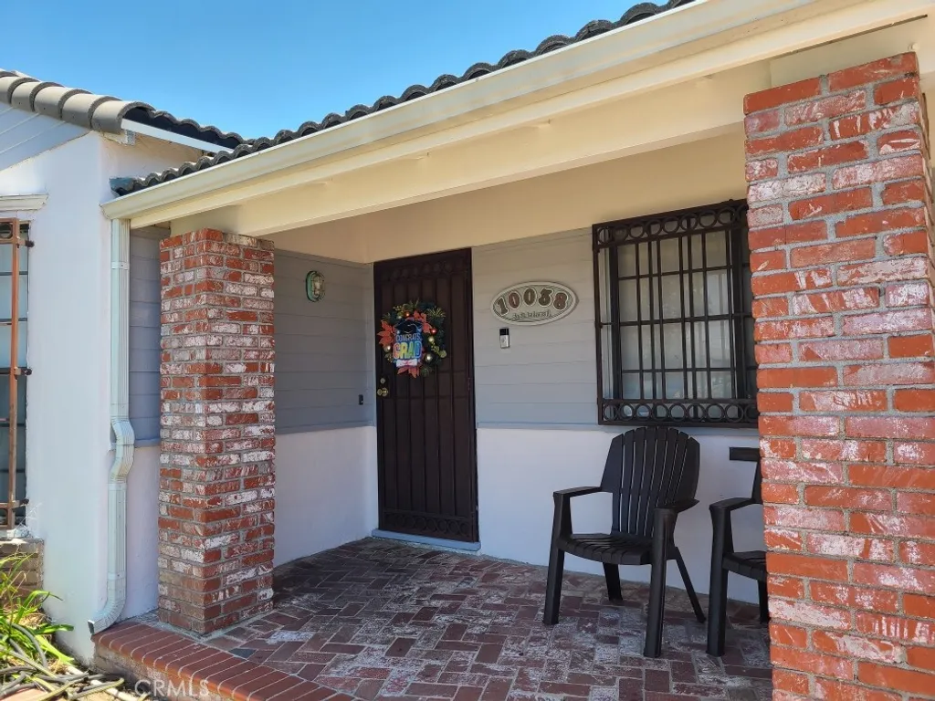 Additional image 4 of 10038 S St Andrews Pl, Los Angeles, CA 90047