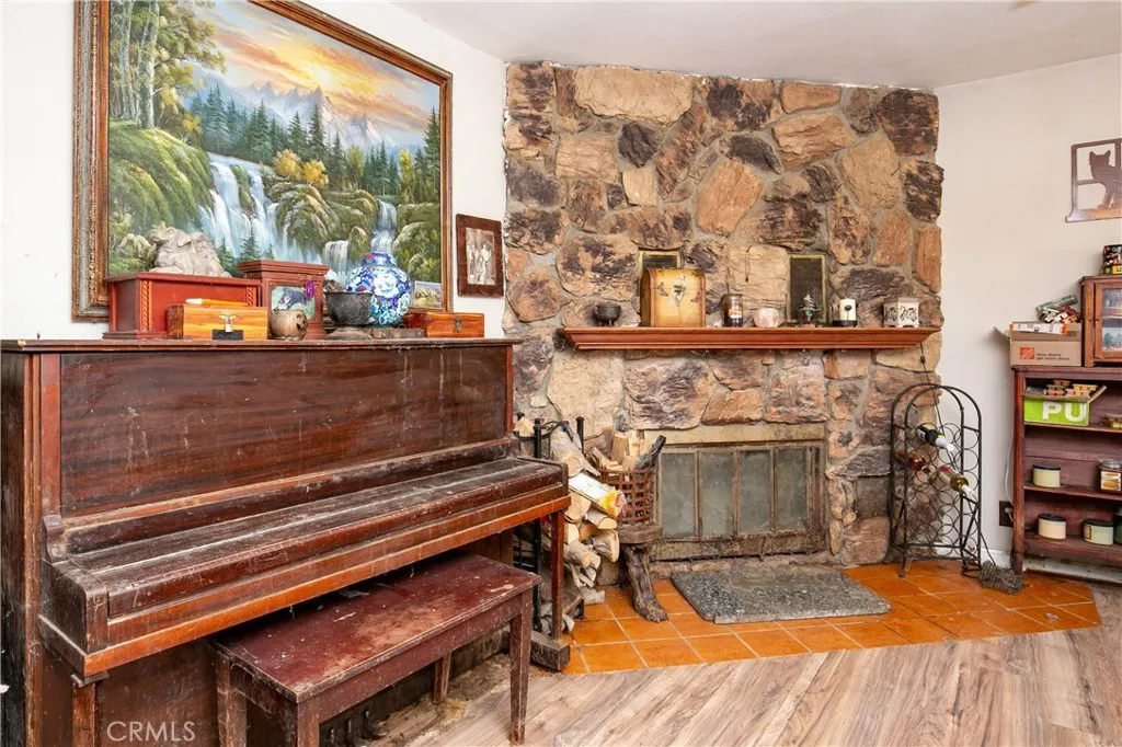 Additional image 4 of 1135 E Nugent St, Lancaster, CA 93535