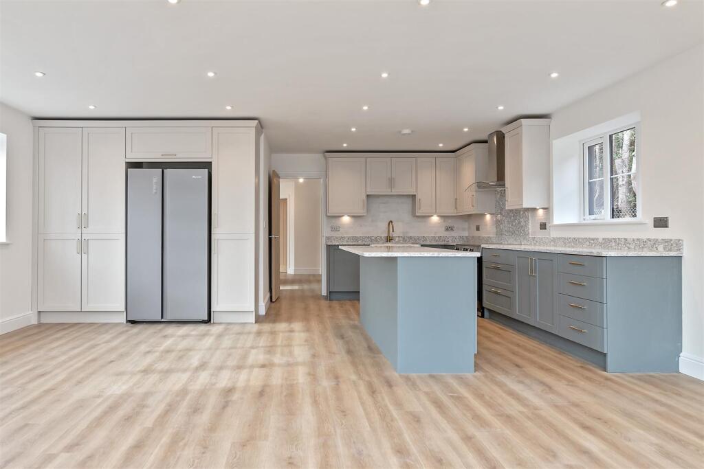 Additional image 10 of Warrengate Road, Brookmans Park