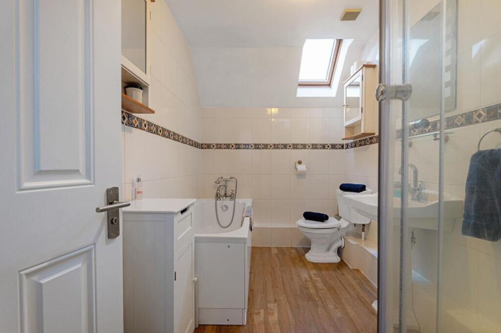 Additional image 32 of Bucknalls Drive, Bricket Wood, AL2