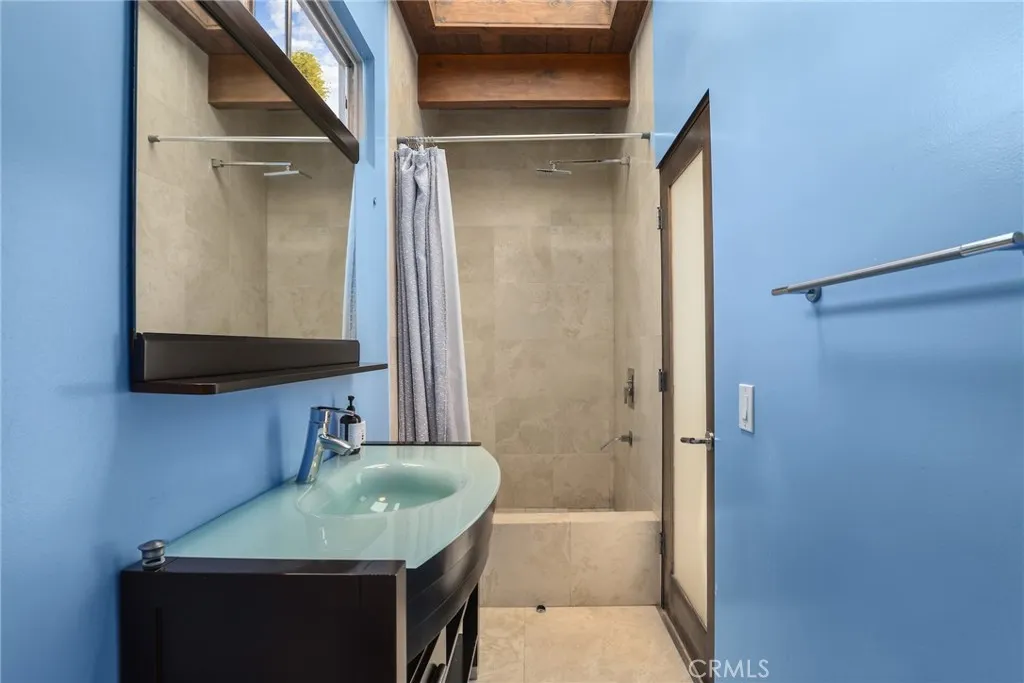 Additional image 84 of 5675 Spreading Oak Drive, Los Angeles, CA 90068