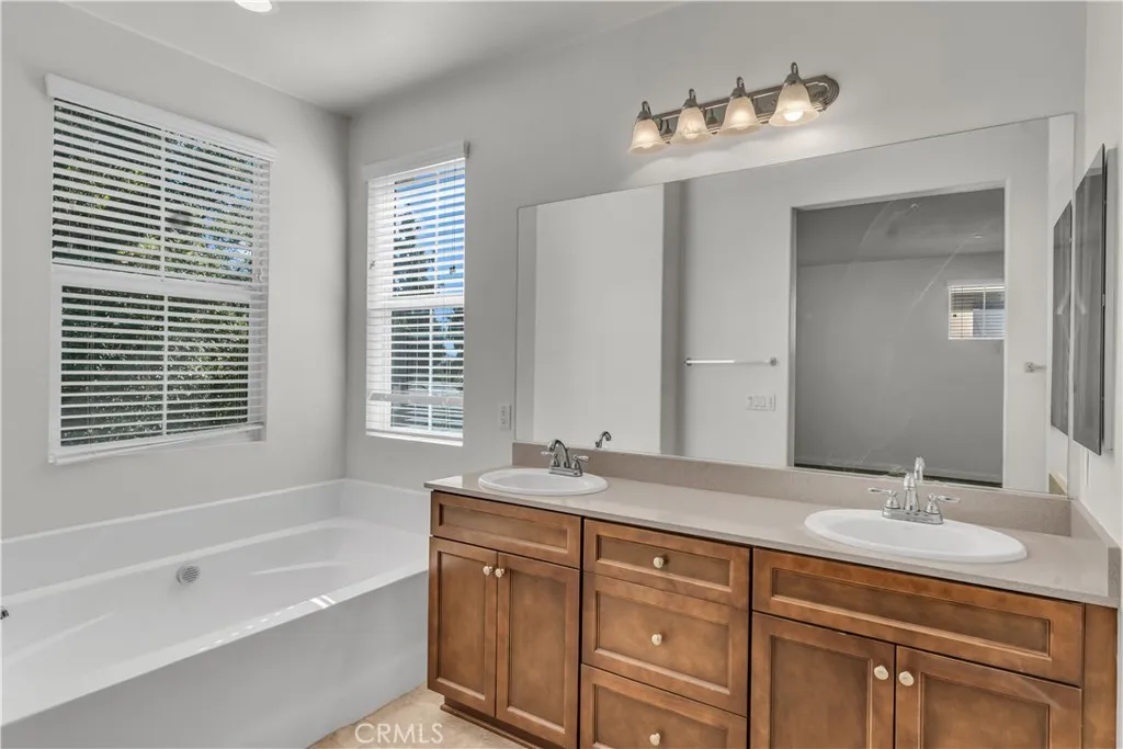 Additional image 63 of 687 S Fillmore Ave, Rialto, CA 92376