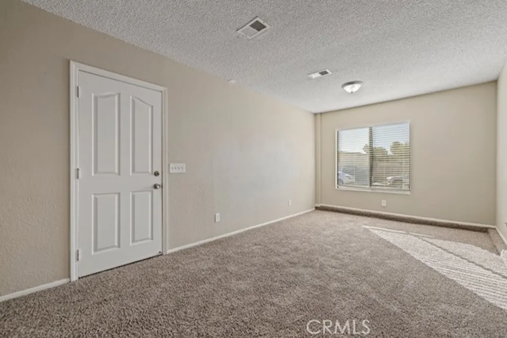 Additional image 14 of 523 E Kettering St, Lancaster, CA 93535