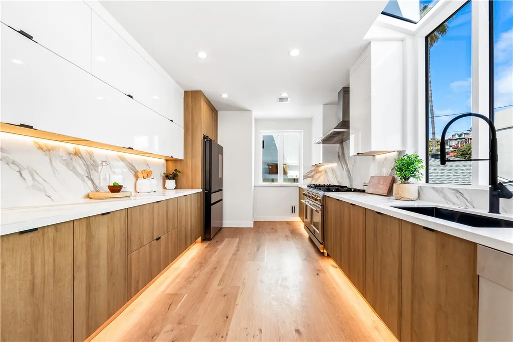 Additional image 29 of 541 4th, Manhattan Beach, CA 90266