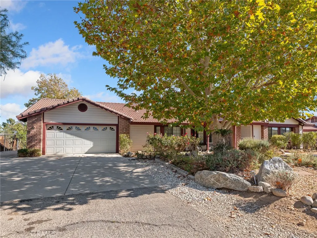 13411 Ivanpah Rd, Apple Valley, CA 92308 photo 4