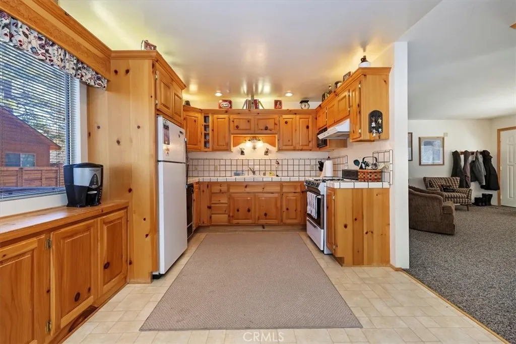 Additional image 50 of 627 Sunset Lane, Sugarloaf, CA 92386