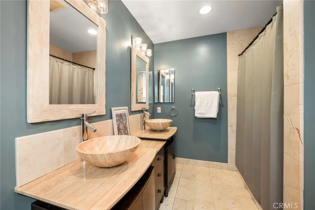 Additional image 17 of 16600 Gilmore Street, Lake Balboa, CA 91406