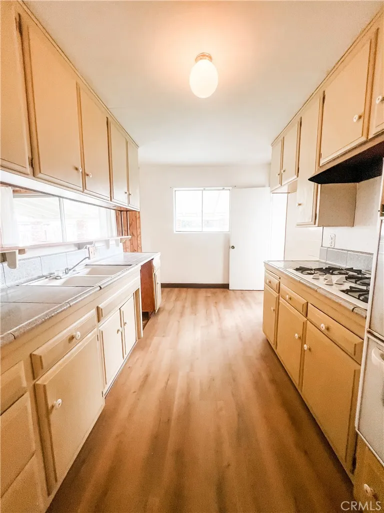 Additional image 59 of 534 E Hoover Ave, Orange, CA 92867