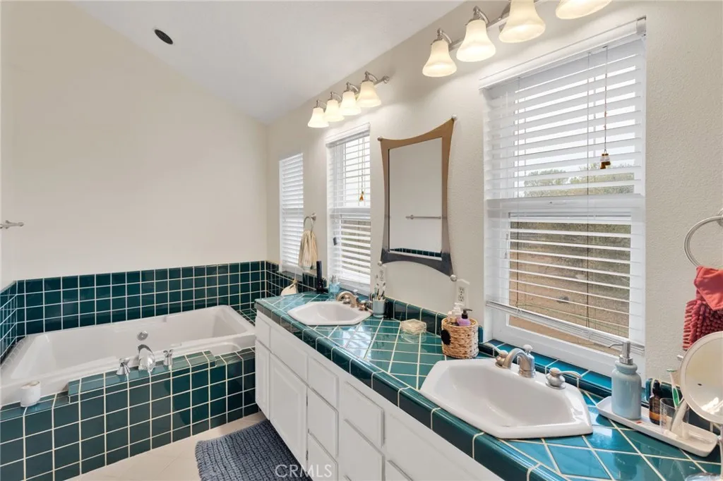 Additional image 100 of 8249 Beaver Ave, Phelan, CA 92371