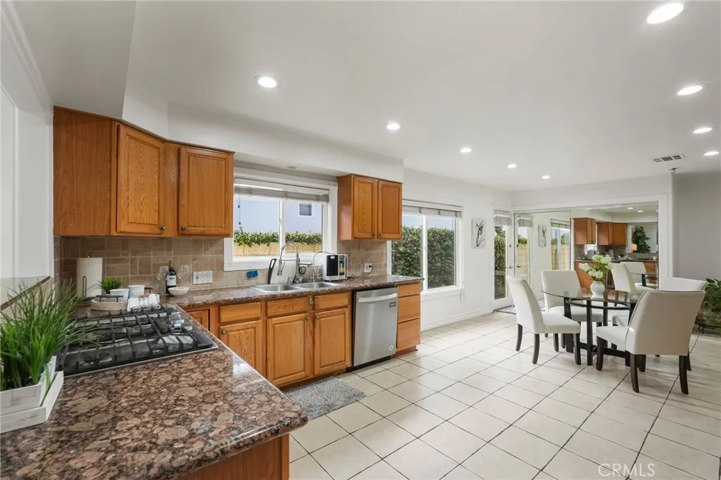 Additional image 91 of 18760 Wells, Tarzana, CA 91356