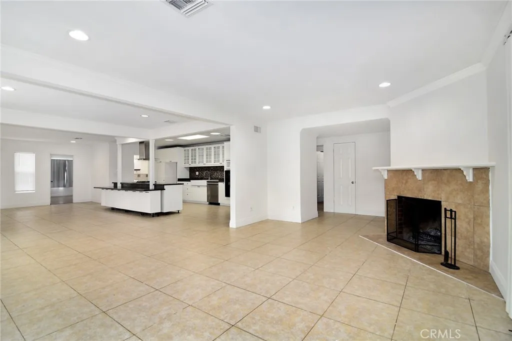 Additional image 30 of 19324 Victory Boulevard, Reseda, CA 91335