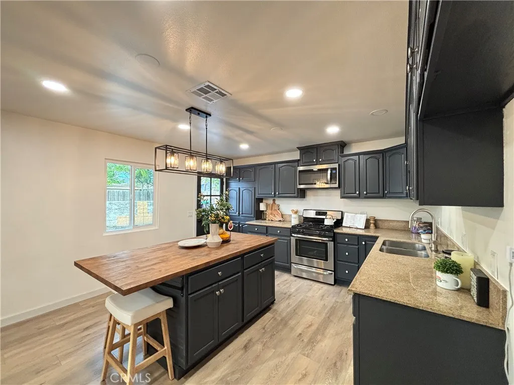 Additional image 4 of 608 S Buena Vista St, Hemet, CA 92543